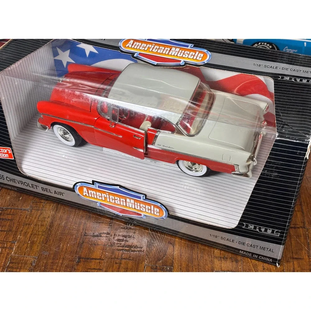 ERTL American Muscle 1955 Chevrolet Bel Air Die Cast 1:18 Red White Stripes
